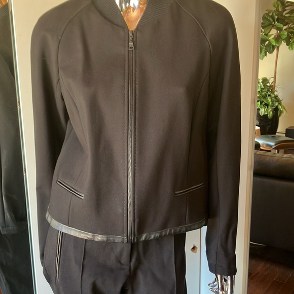 Danier bomber jacket with leather details - Picture 2 of 8